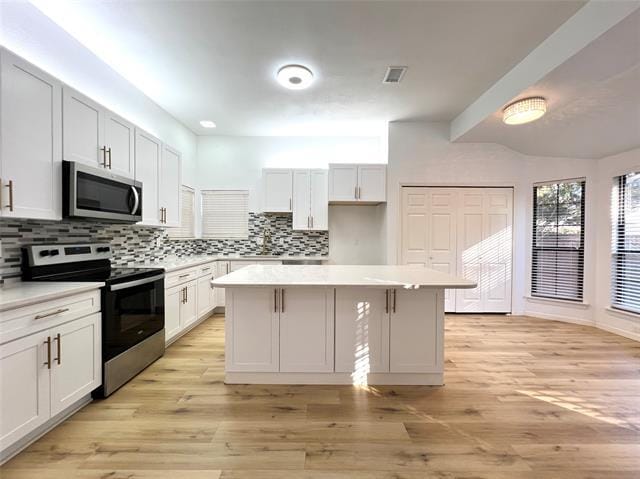 Building Photo - 2205 Summit Dr