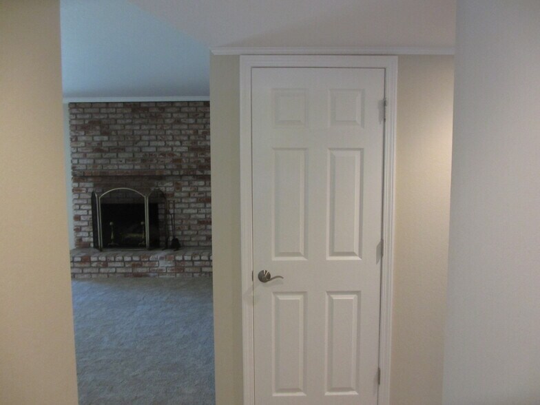 Building Photo - 1141 Dunford Way
