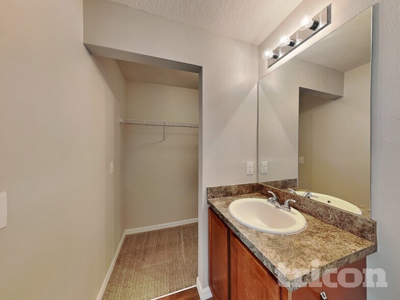 Building Photo - 2491 Stanton Ave