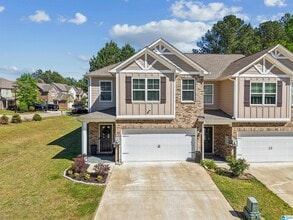 Building Photo - 501 Polo Way