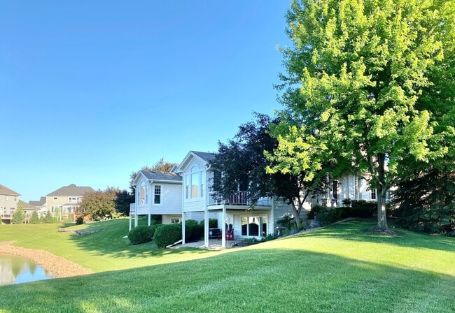 Primary Photo - 3844 Linden Dr E