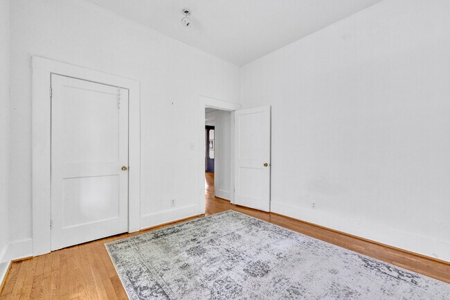 Building Photo - 1516 30th St N