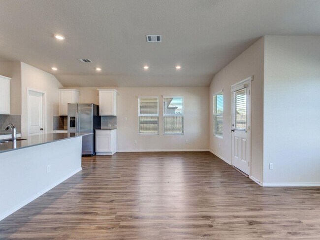 Building Photo - 114 Isaac Millsaps Trl