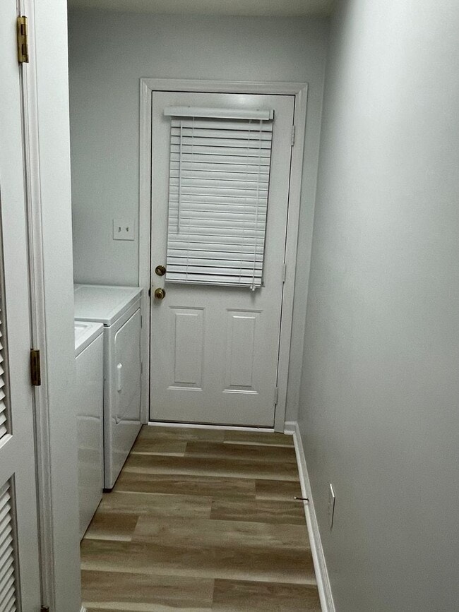 Building Photo - 2 Bedroom 2 Bath  with Flex Room, located in Saltaire Village