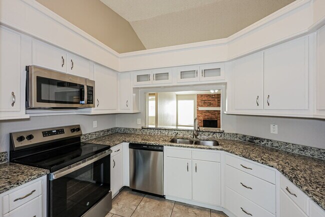 Building Photo - 4214 Worth Forest Dr