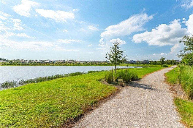 Building Photo - 8765 Daybreak St