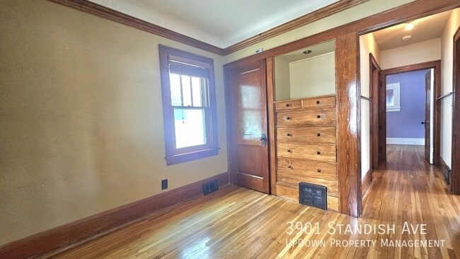 Building Photo - 3901 Standish Ave