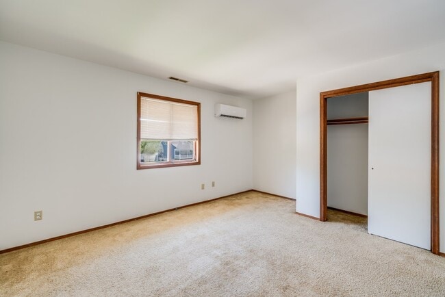 Building Photo - 7234 Oak Ridge Pl