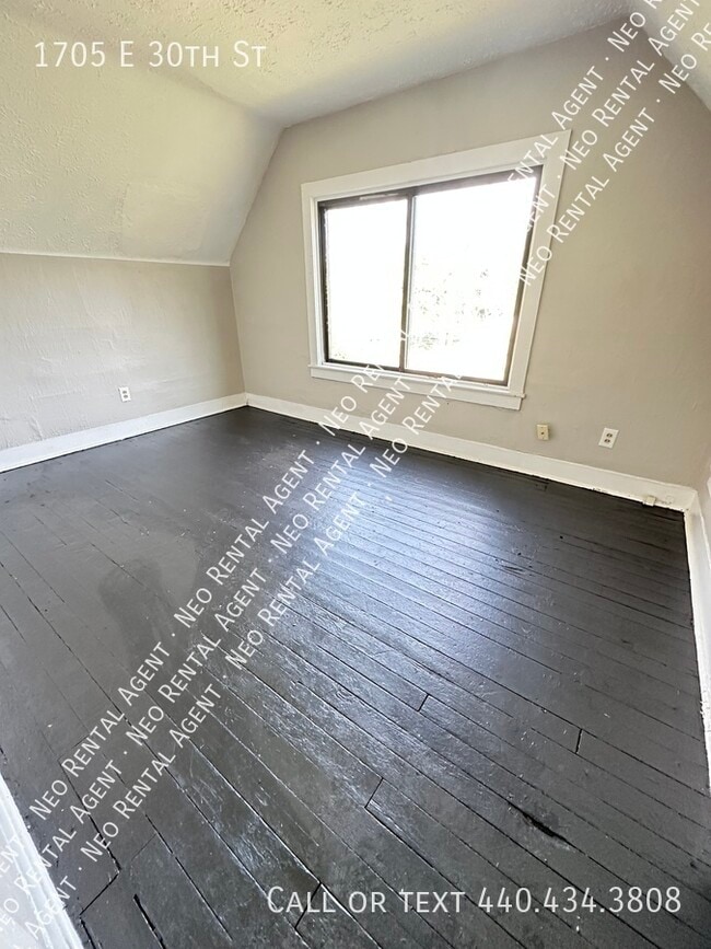Building Photo - 1705 E 30th St