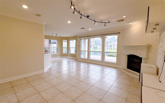 Building Photo - 14330 Ayers Rock Rd
