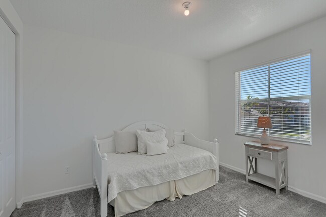 Building Photo - 12937 Trevi Isle