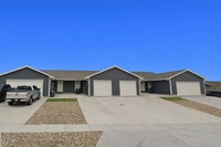 Building Photo - 3 bedroom 2 bathroom townhome with 1 car garage