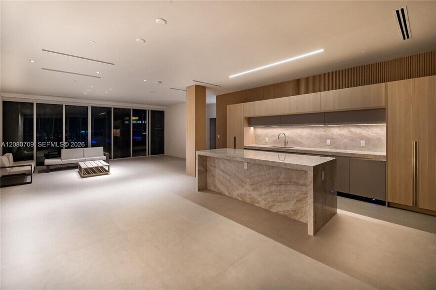 Building Photo - 465 Brickell Ave