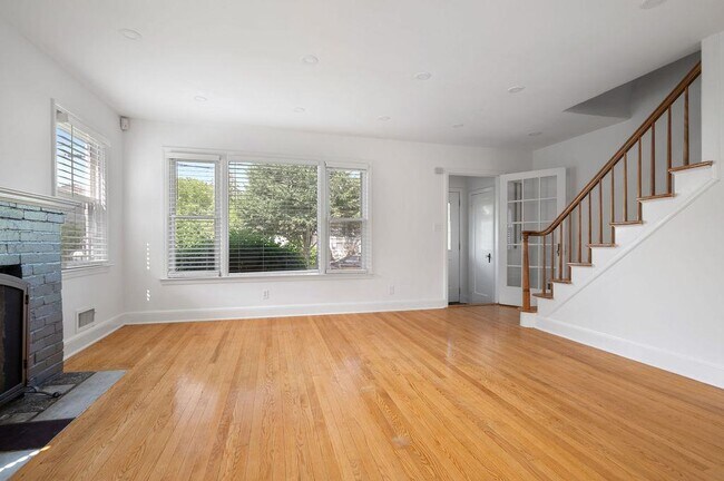 Building Photo - 82 Linden Ave