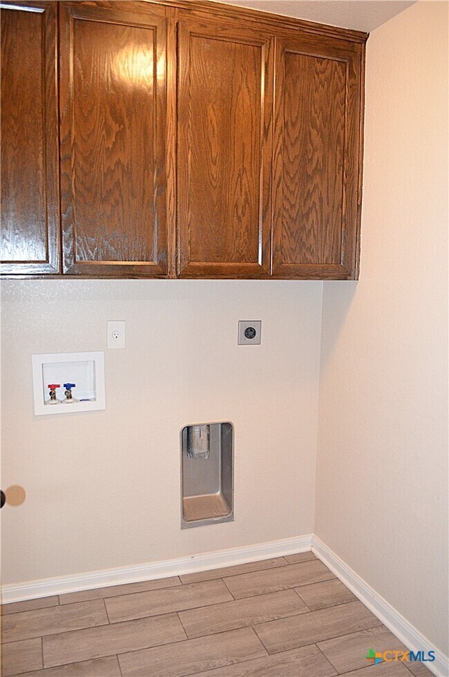 Building Photo - 6111 Cactus Flower Ln