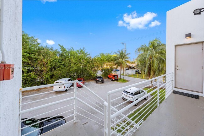 Building Photo - 1241 14th St