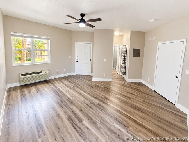 Building Photo - 9847 Perfect Dr