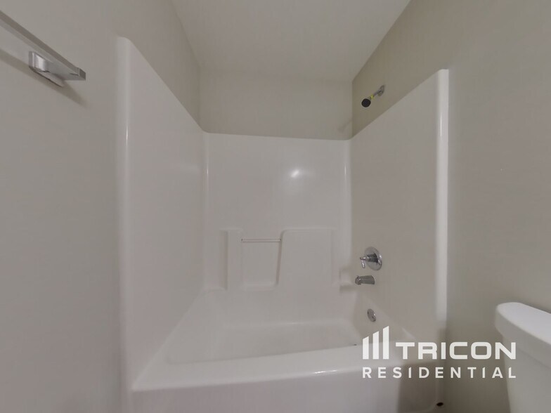 Building Photo - 103 Andrews Ct