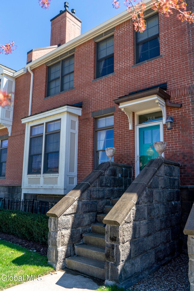 Building Photo - 164 High Rock Ave