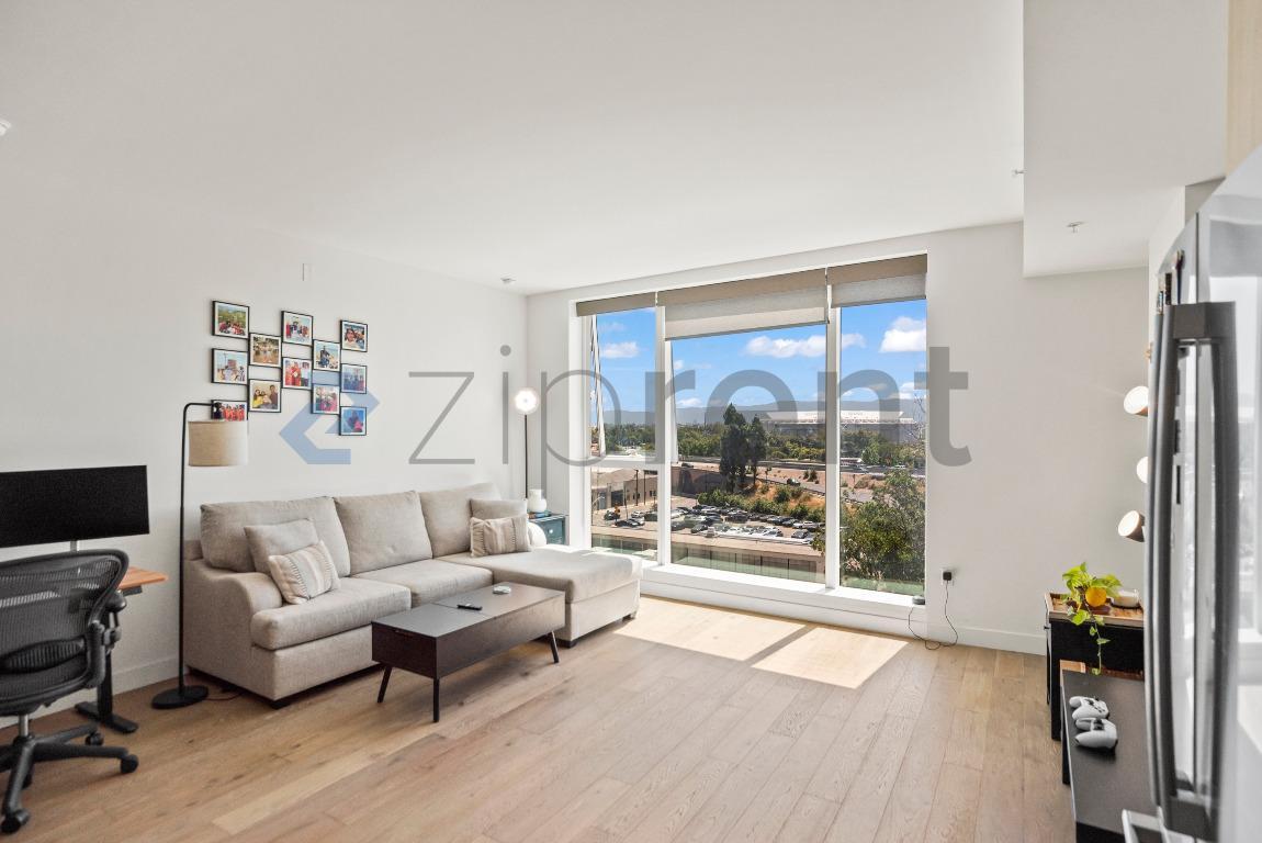 Building Photo - Unit 10710