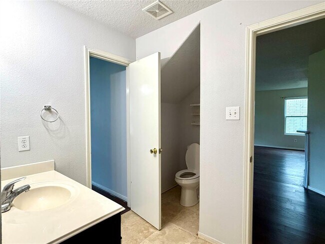 Building Photo - 5023 Natchez Ridge Ct