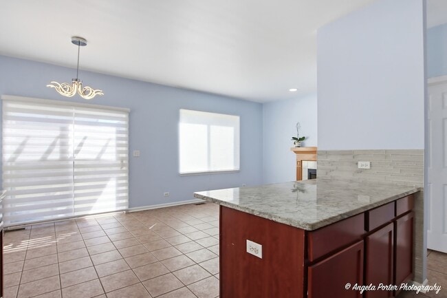 Building Photo - 749 S Parkside Dr