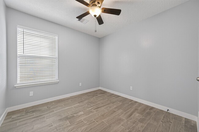 Building Photo - 4922 Comal River Loop