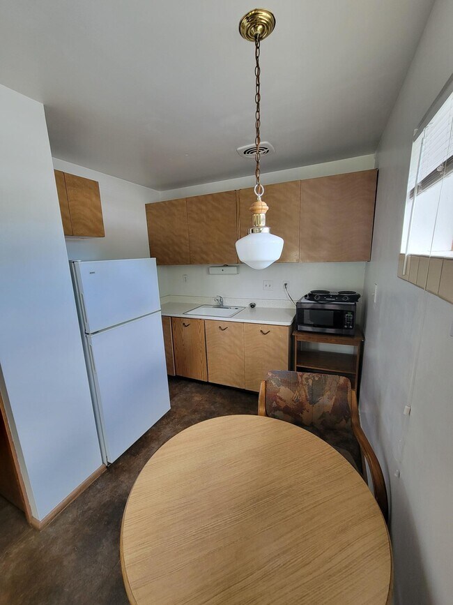 Building Photo - 1484