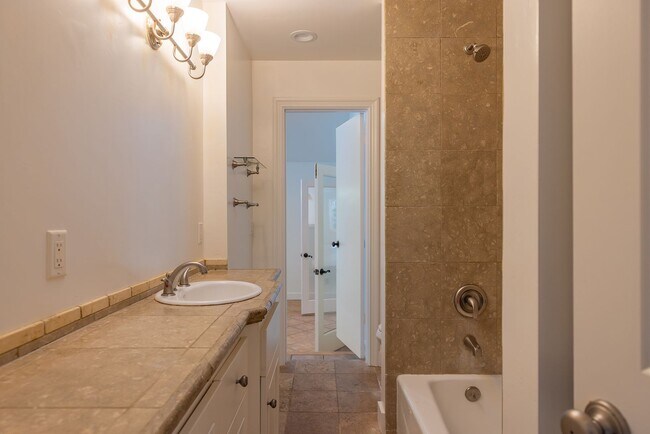 Building Photo - Ojai Terrace Pool Home