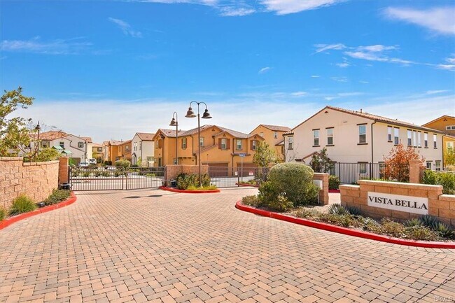 Building Photo - 27351 Bella Ln