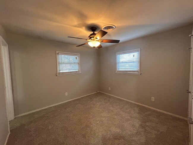 Building Photo - Beautiful, Spacious 4 Bedroom Close to Texas Tech.