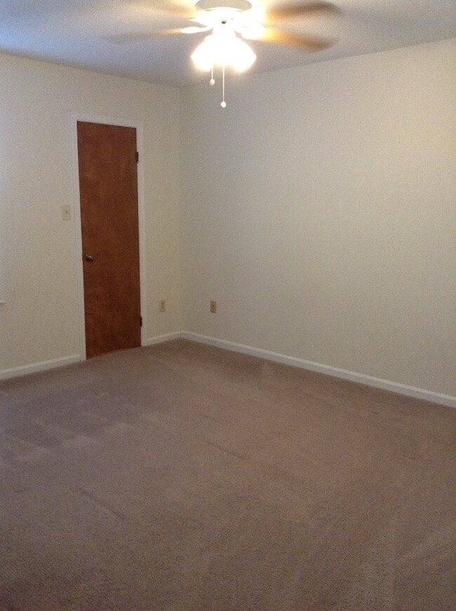 Building Photo - 1508 Fairfax Dr