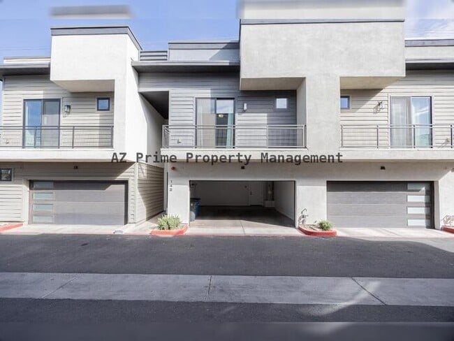 Building Photo - 142 E Hearne Way