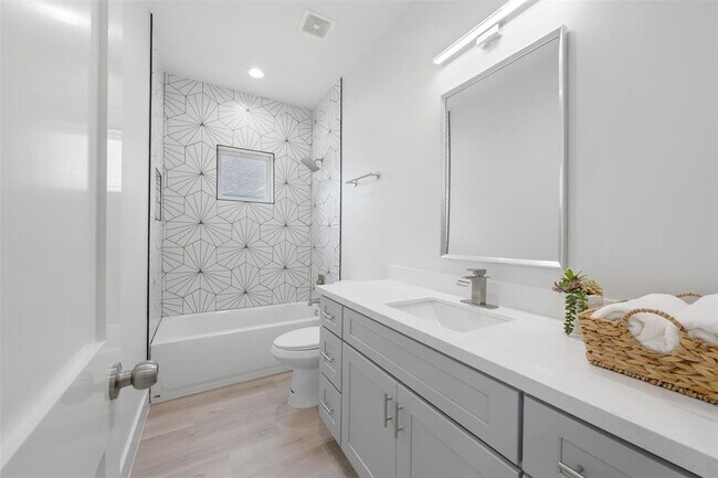 Building Photo - 25206 Sausalito Dr