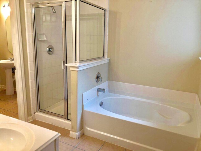 Building Photo - 818 Forest Fir