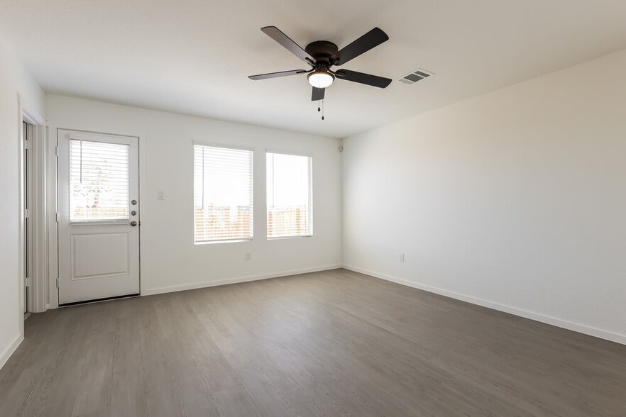 Building Photo - 1818 Musk Rose