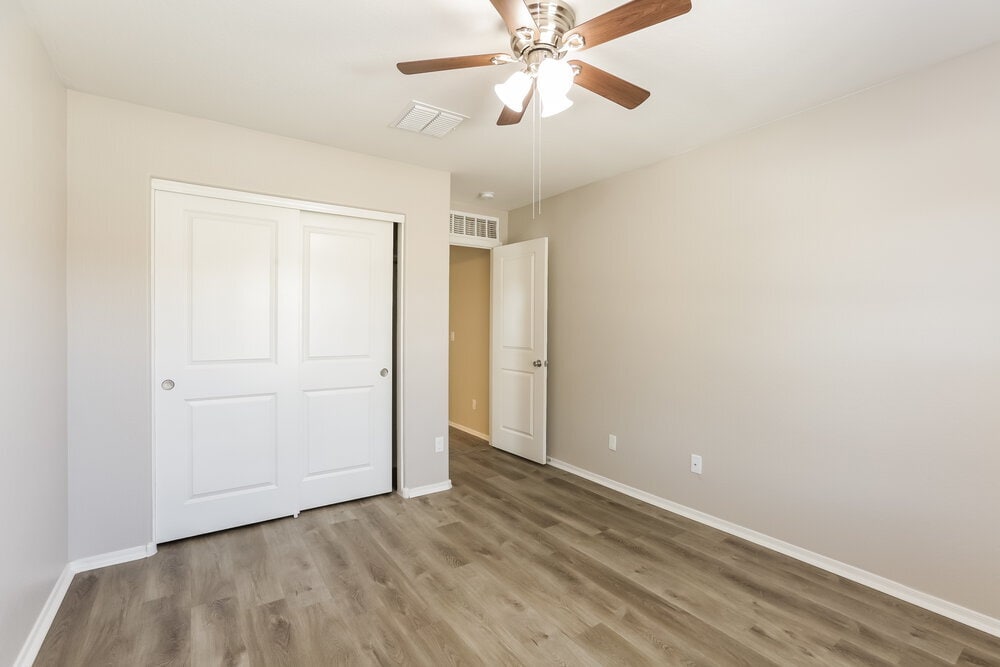 Building Photo - 17211 W Gibson Ln