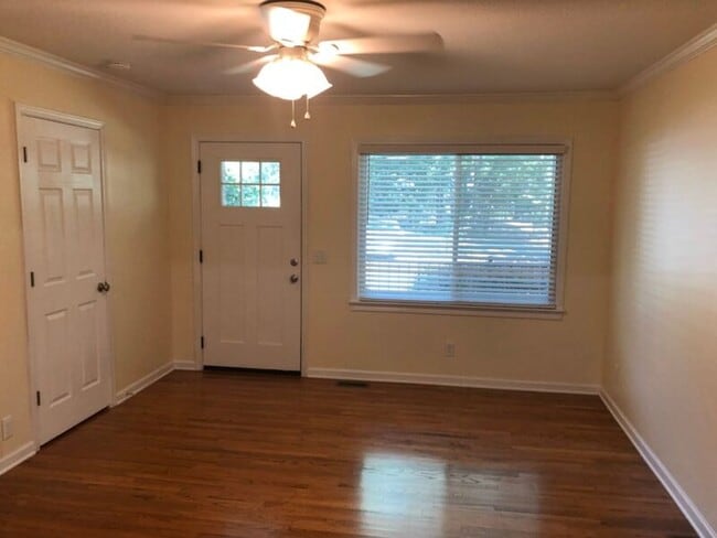 Building Photo - 107 Strode Cir