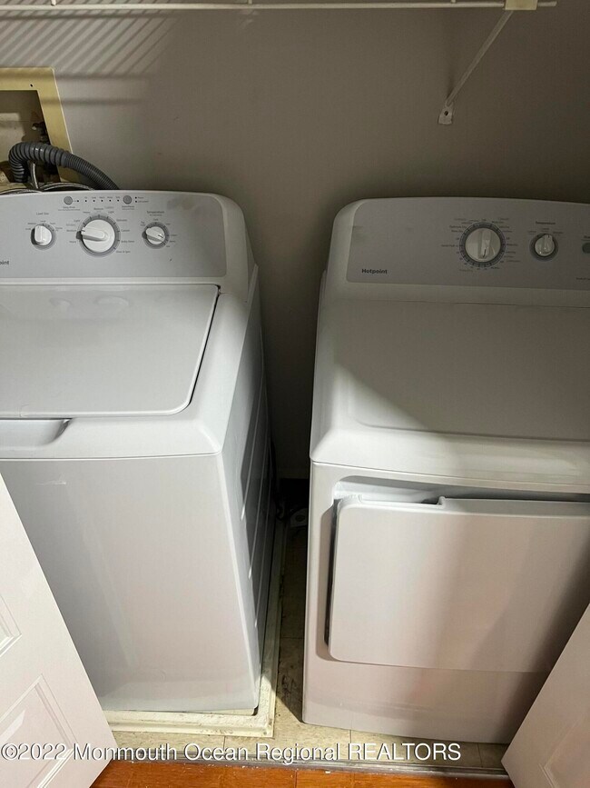 Building Photo - 269 Bromley Pl