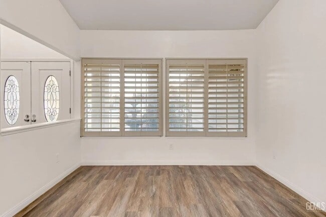 Building Photo - 14004 Las Entradas - Gorgeous NW remodeled...