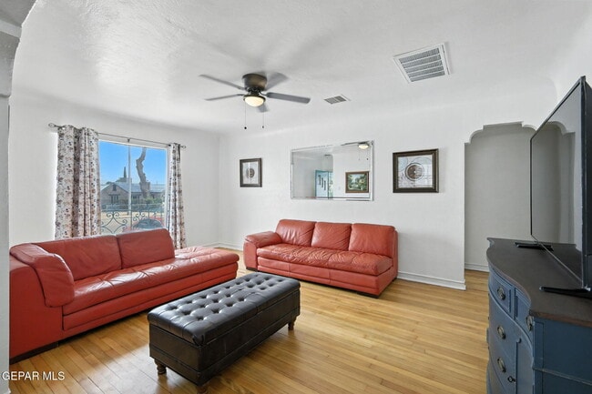 Building Photo - 4505 Pershing Dr