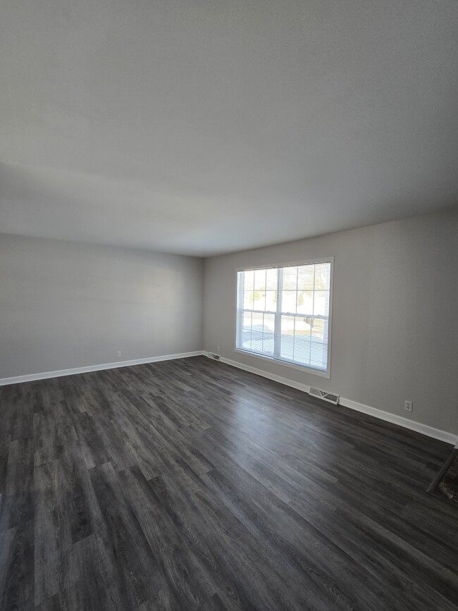 Building Photo - 5839 S Illinois Ave