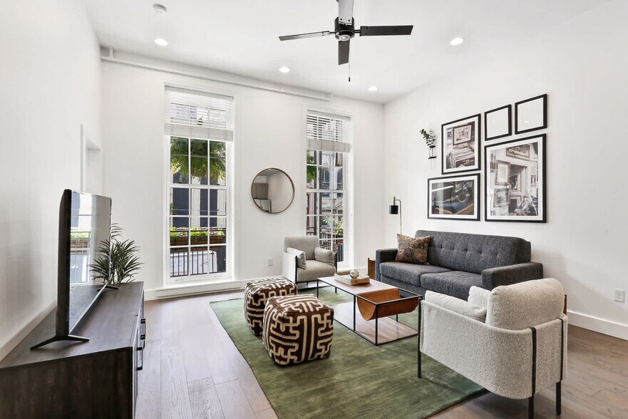 Primary Photo - 127 Carondelet St