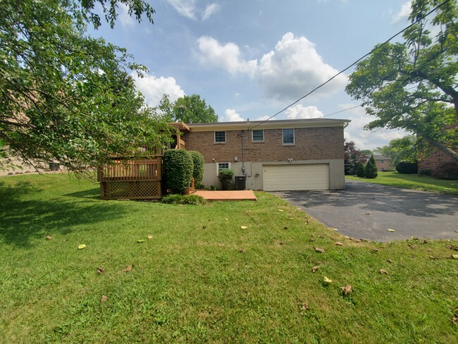 Building Photo - 3026 Round Hill Ct