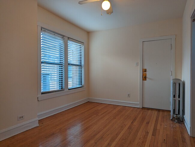 Building Photo - 2649.5 N Spaulding Ave
