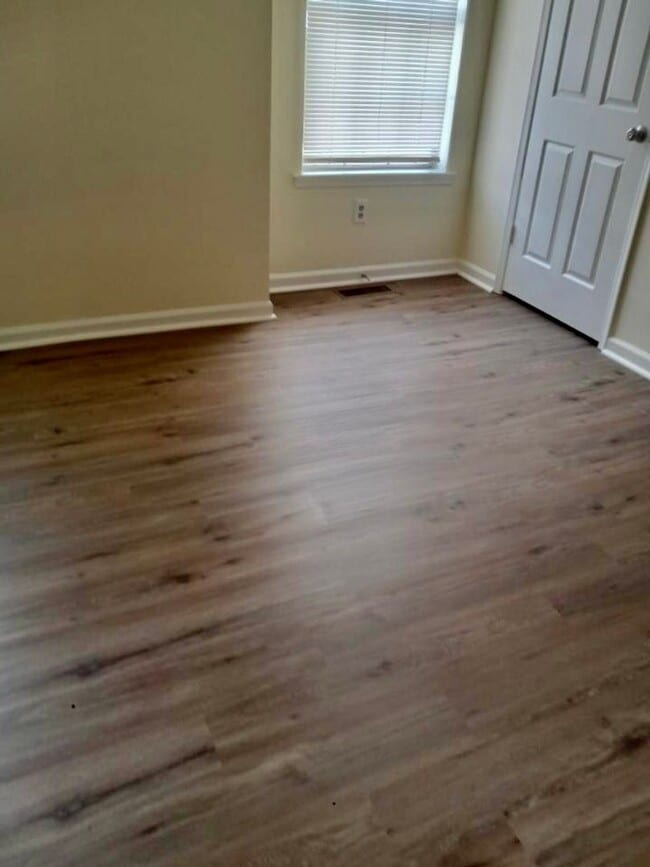 Building Photo - Culpeper 3 bedroom Townhouse