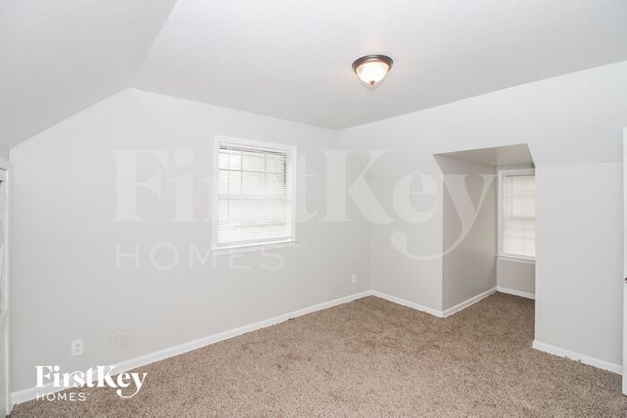 Building Photo - 5191 Kingswood Cove