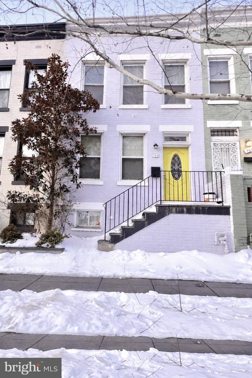 Building Photo - 769 Kenyon St NW