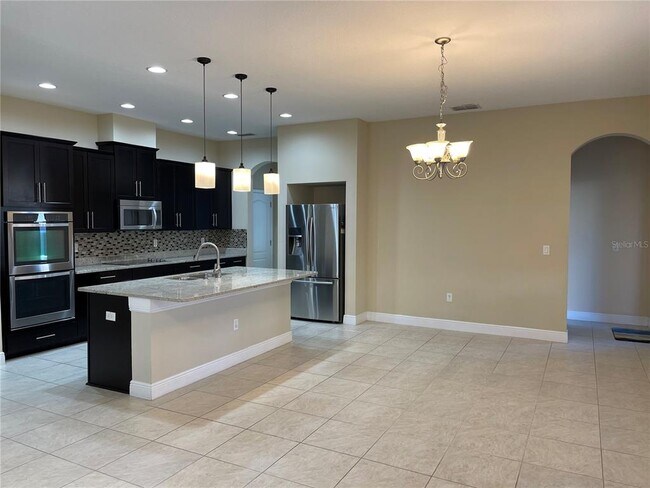 Building Photo - 7711 W Shore Cir