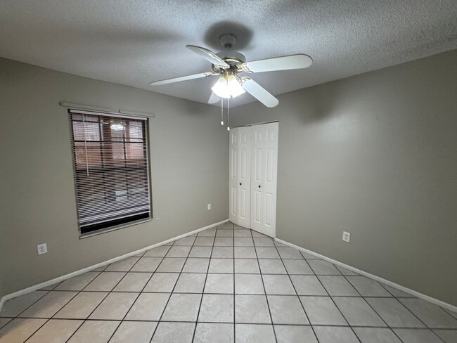 Building Photo - Contemporary 2/2 Condo Ground Level w/ Wheelchair Accessibility! 436/Curry Ford